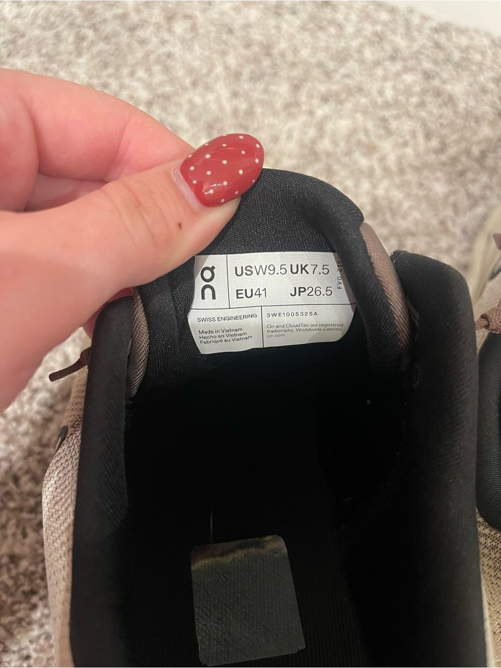 ON RUNNING WMNS CLOUDTILT - CLOVE / SAND - Size 9.5 - Picture 8 of 8